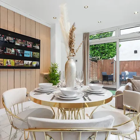 Elegant Oasis - 2 Bed - Garden - 65 Inch Tv & Netflix * London