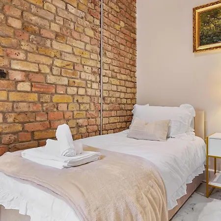 Elegant Oasis - 2 Bed - Garden - 65 Inch Tv & Netflix