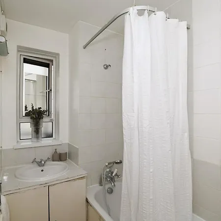 Spacious 2 Bedroom In Holborn * London