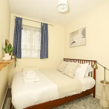 Spacious 2 Bedroom In Holborn London