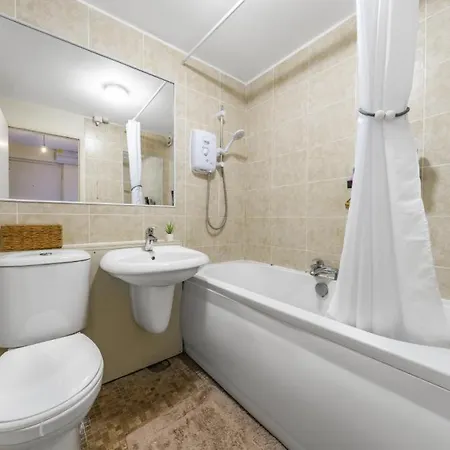 Apartment Self Contained 1 Bed Flat Next To Transport For Canary Wharf And Excel, O2 With Free Parking