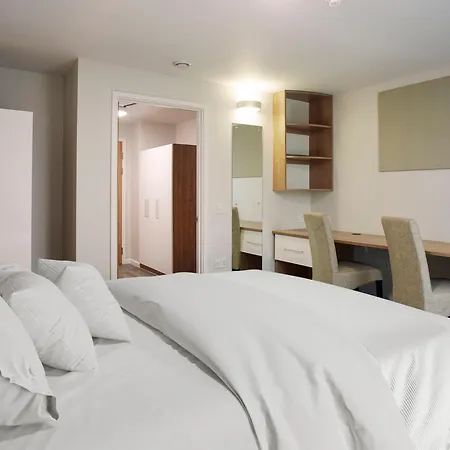 Chic And At Chapter South Bank In Apartment *