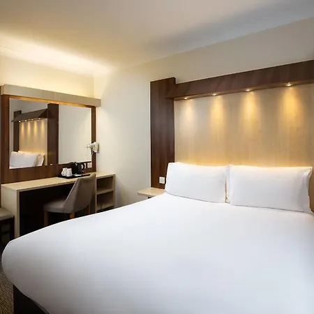 Royal National Hotel 3*