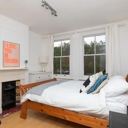 2 Bed In Sydenham, Apartamento Londres