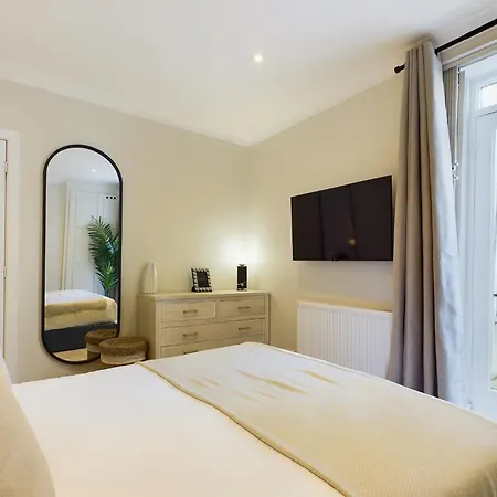 Be - The Warwick Avenue Residences