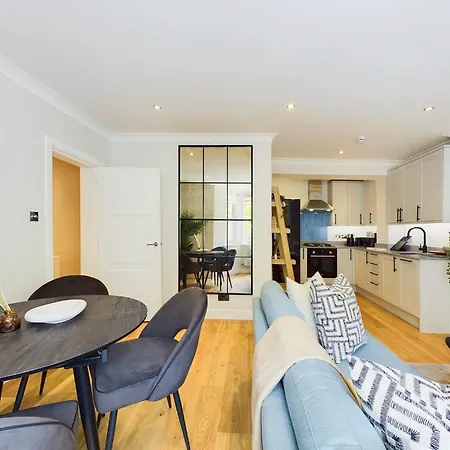 Be - The Warwick Avenue Residences *