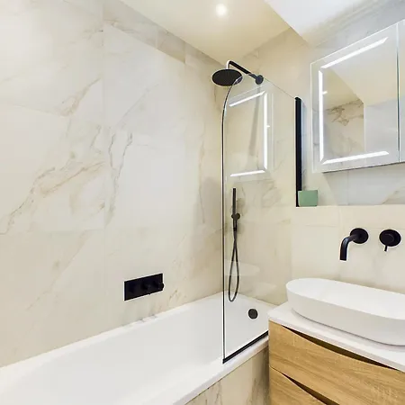 Be - The Warwick Avenue Residences Apartamento