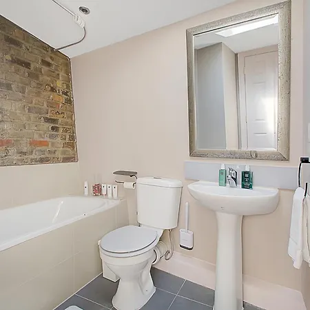 Old Street Iconic Warehouse Style 4 Bedroom 2 Bath House Prime Location * London