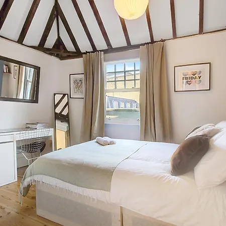 Old Street Iconic Warehouse Style 4 Bedroom 2 Bath House Prime Location *