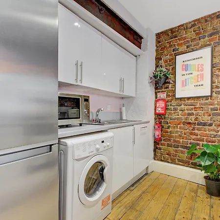 Old Street Iconic Warehouse Style 4 Bedroom 2 Bath House Prime Location *
