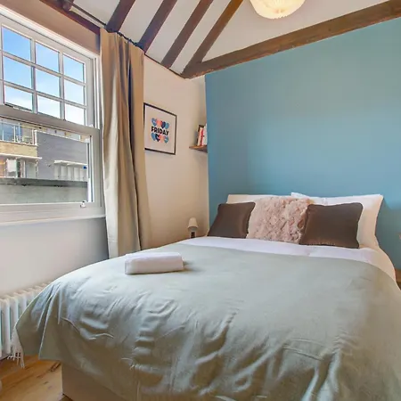 Old Street Iconic Warehouse Style 4 Bedroom 2 Bath House Prime Location