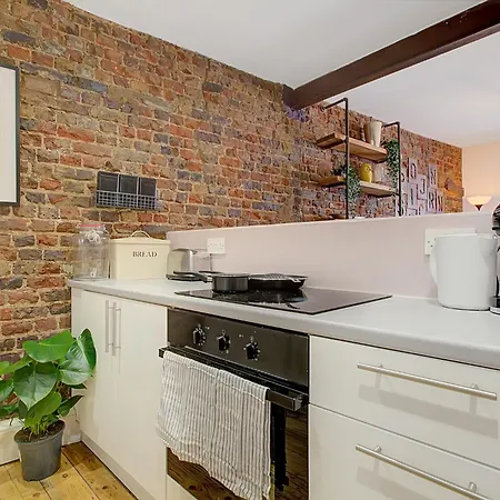 Old Street Iconic Warehouse Style 4 Bedroom 2 Bath House Prime Location Apartment
