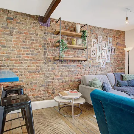 Old Street Iconic Warehouse Style 4 Bedroom 2 Bath House Prime Location London