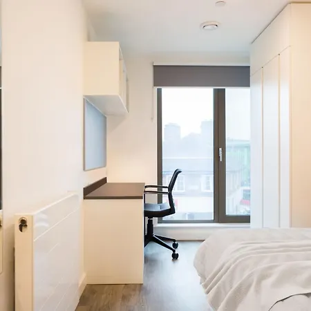 Contemporary At Chapter White In Apartment London