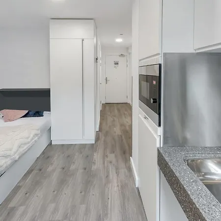 Contemporary At Chapter White In Apartment