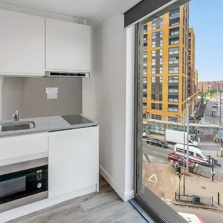 Apartment Contemporary At Chapter White In *