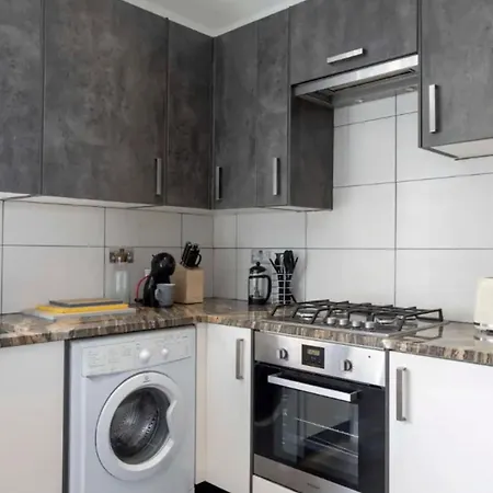 Apartment Urban Chic: Stylish 1-bed In The Heart Of The City *