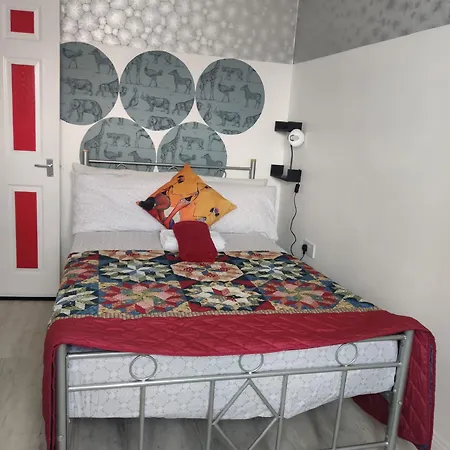 Apartment Captivating 3-bed In *