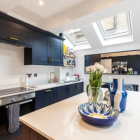 Luxury Fulham Retreat Apartment *