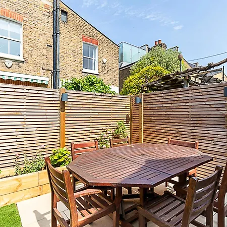 Luxury Fulham Retreat Apartment *