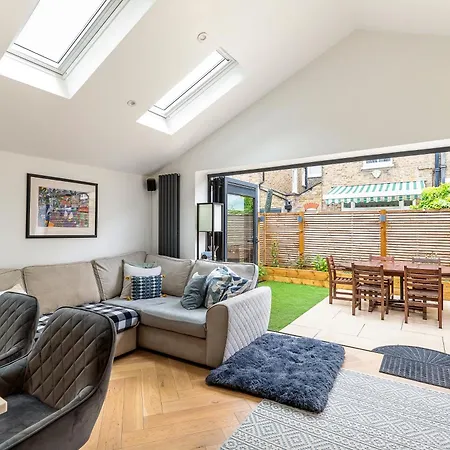 Luxury Fulham Retreat London