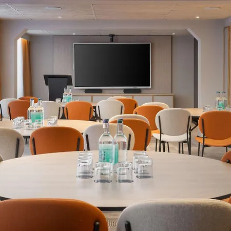 Ibis Earls Court Hotel 3*