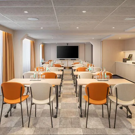Ibis Earls Court Hotel 3*