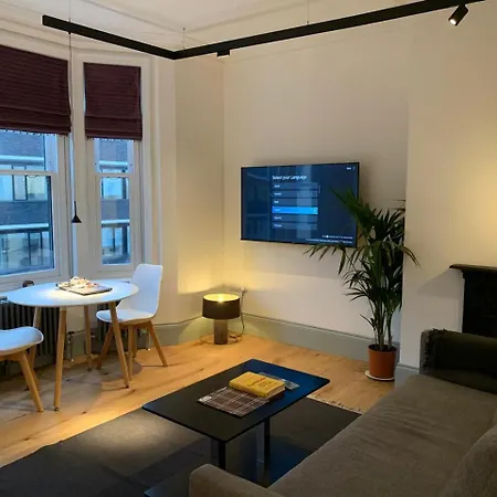 Regents Park Apartment