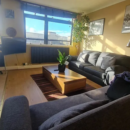 Cheap Kensington Apartment London