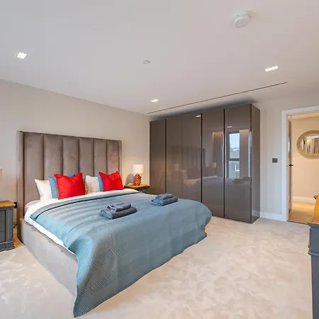 Arcadia Residences - Luxury In Kensington Apartment