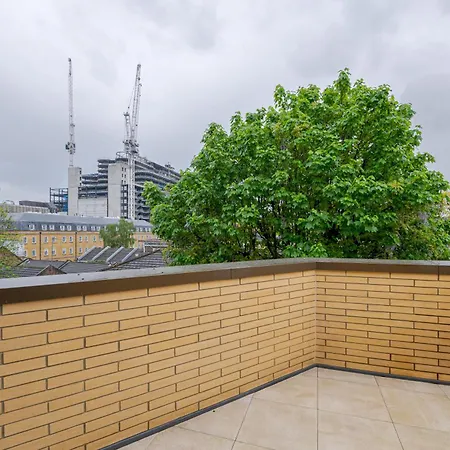 Arcadia Residences - Luxury In Kensington Apartment