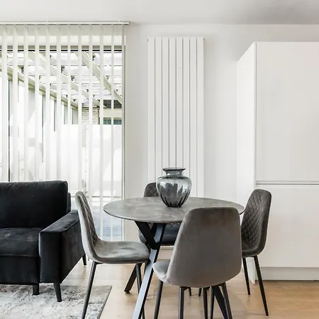 Khayat Homes - The Khalifa - One Bed Luxury Apartment London