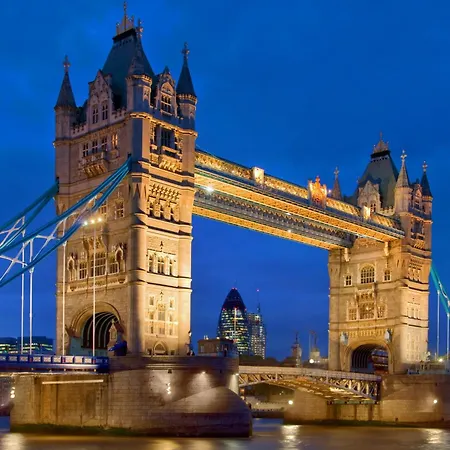 Hilton Tower Bridge