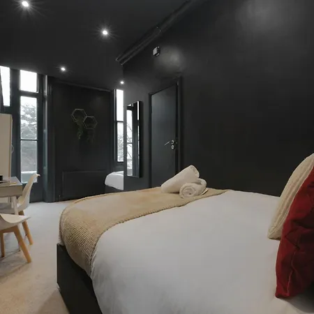 Amsterdam 2*