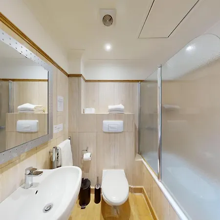 Msk 82 Hotel Londra