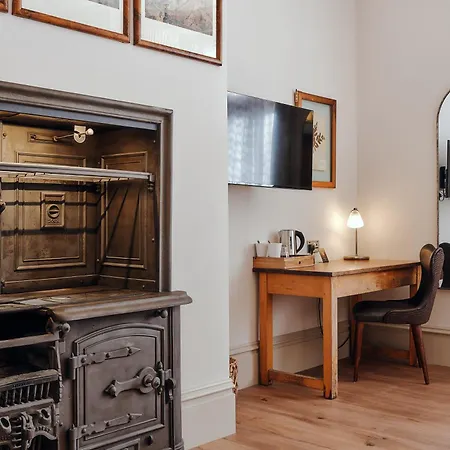 The Black Lion Pub & Boutique London