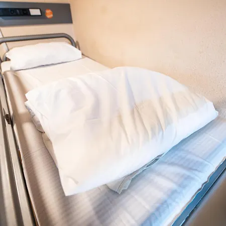 St Christopher's Shepherd's Bush Hostal *