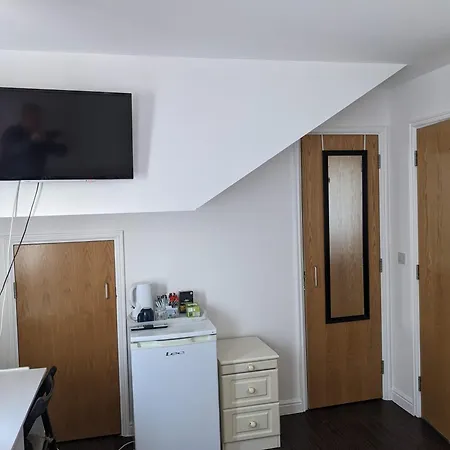 Travelstop #london-ealing *