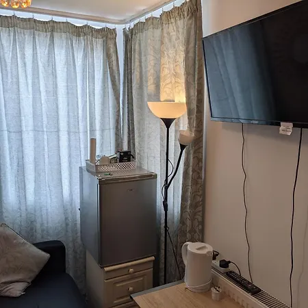 Travelstop #london-ealing * London