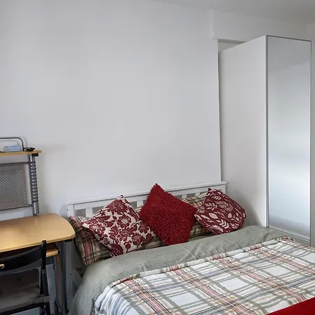 Travelstop #london-ealing Homestay *