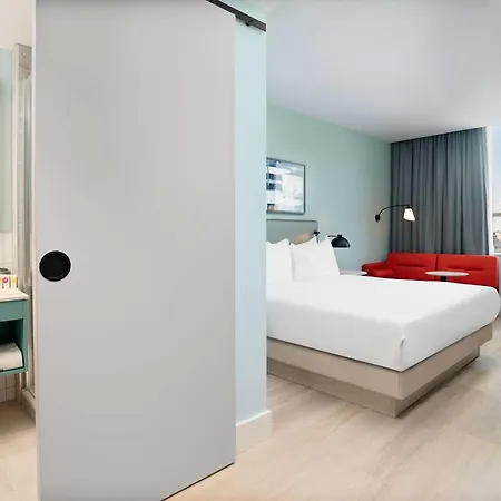 Hyatt Place East Hotel 4*