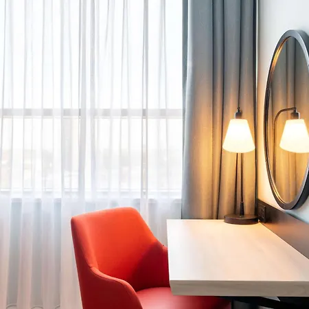 Hyatt Place East 4*