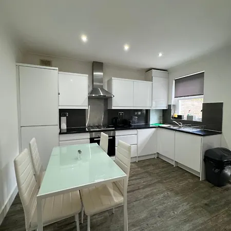 Manor Court 1 Apartment