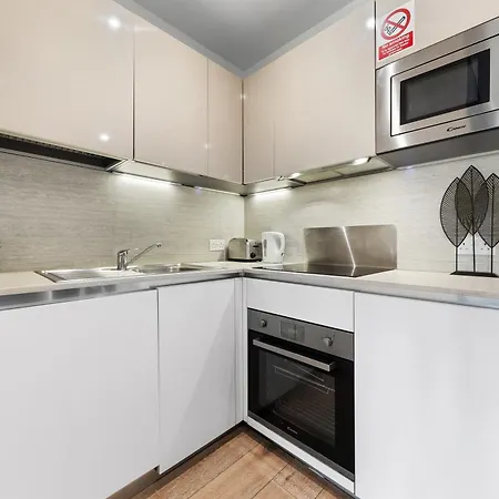 Charming 1-bed In Apartment