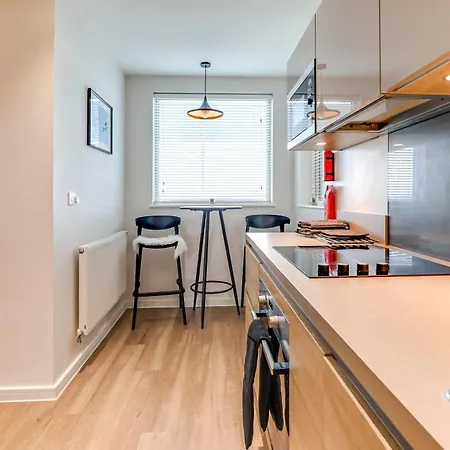 The Quarters - Pioneer Apartment London
