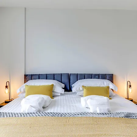 The Quarters - Pioneer London