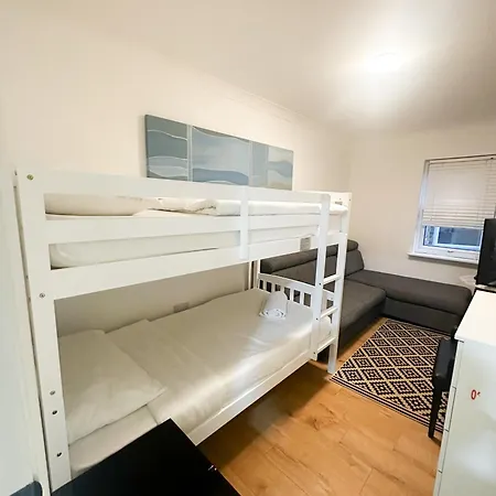 Flat 2 In Aldgate Apartment