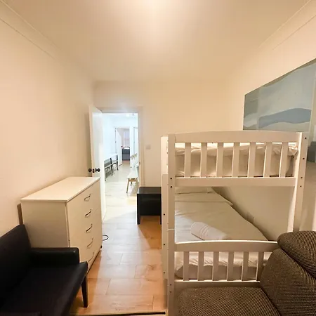 Apartment Flat 2 In Aldgate *