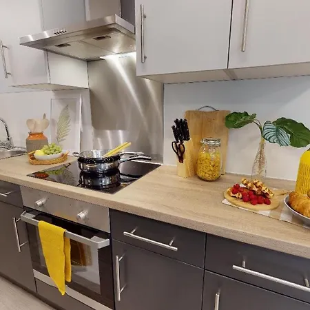 Student Only Private Ensuite At Will Wyatt Court Homestay London