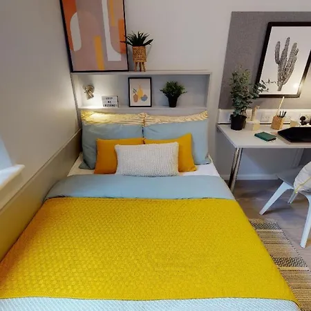 Homestay Student Only Private Ensuite At Will Wyatt Court *